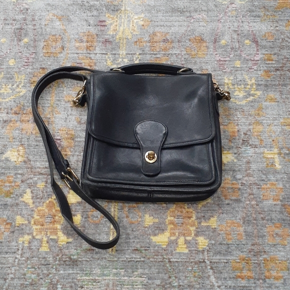 Coach Handbags - Vintage Coach Station Bag